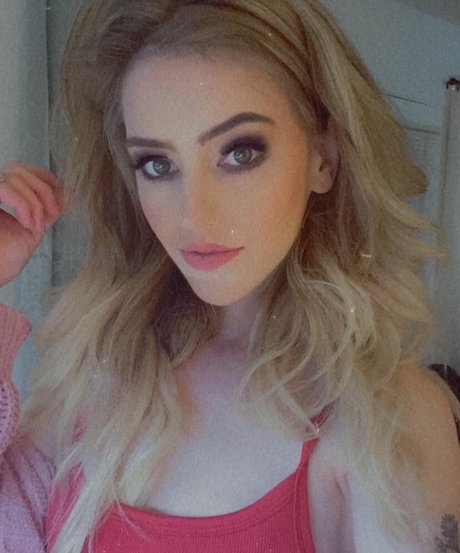 Abby After Dark model top img
