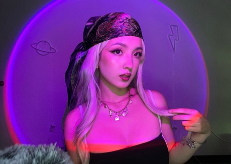 Earth s ASMR sex star image