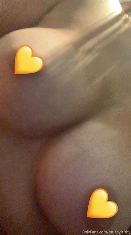 mushytushy model porn pic