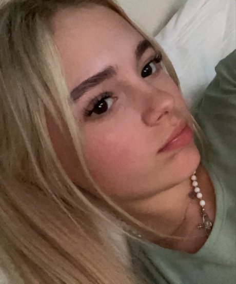 Brooke Marsden top model pics