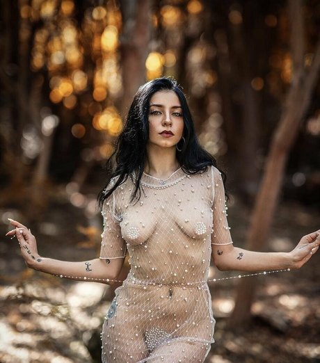 Sara Mariam model art picture