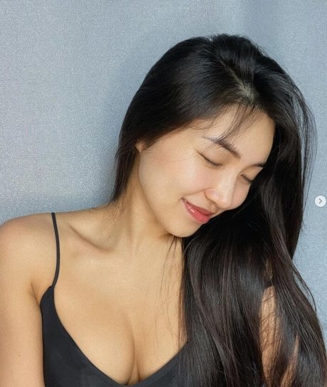 Beo Deul Jeong adult model galleries