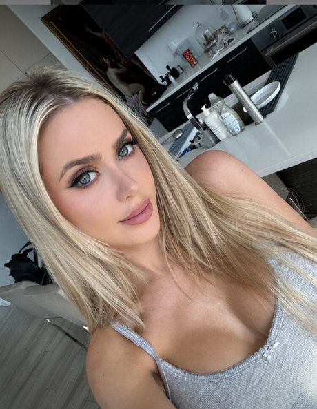 Mrl1 Alexa pornographic model img