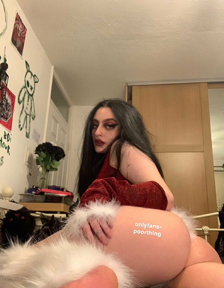 poorthing sexy star photo