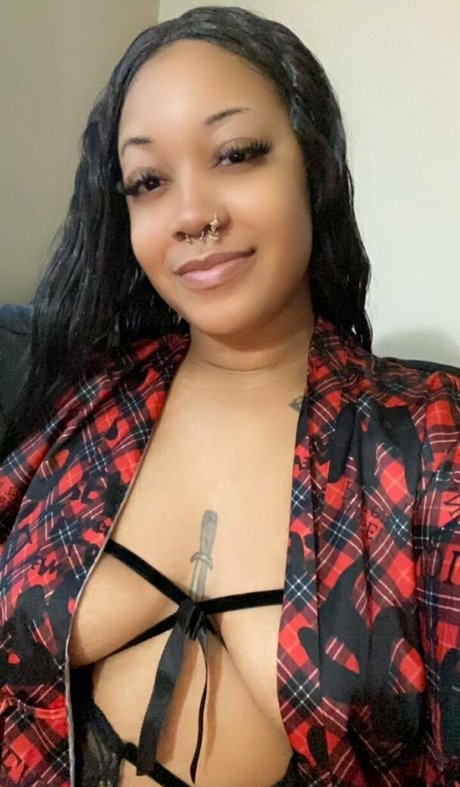 lilawatersfree model sexy picture