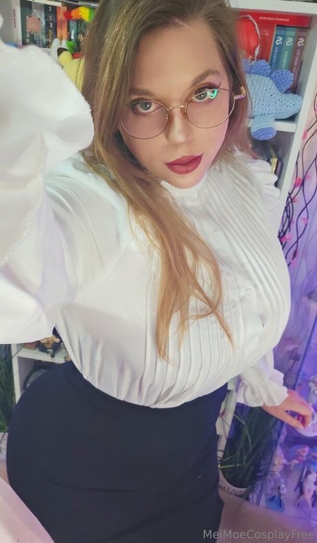 meimoecosplayfree model hot image
