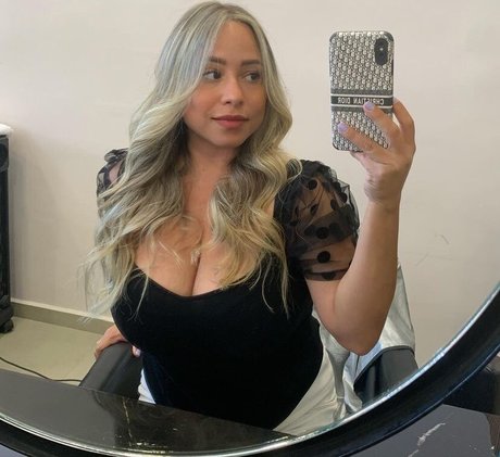 Akaren naked pornstar galleries