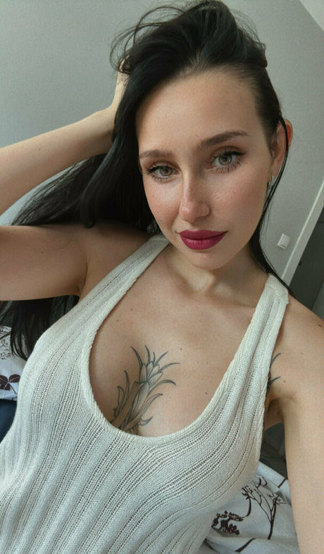kisscat free high quality actress pic