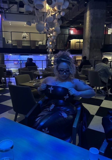 Sophialaurrren art actress galleries