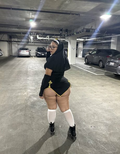Sophialaurrren hot model images