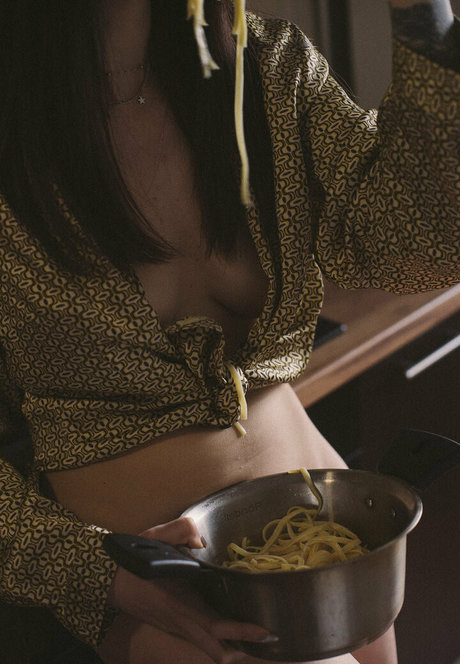 a krivoshlyk sexy actress image