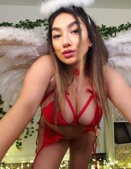 Leedah model gallery