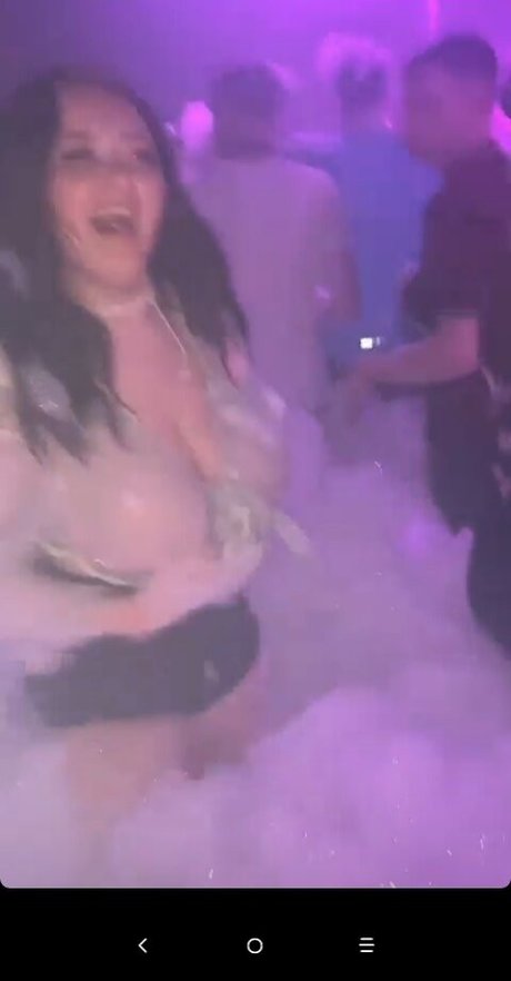 BustyMia E model pornographic archive