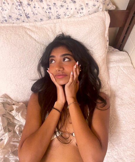 Maya Mayanalluri model adult pictures