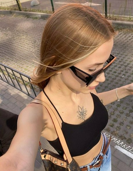 blonde wife onlyfans erotic pictures