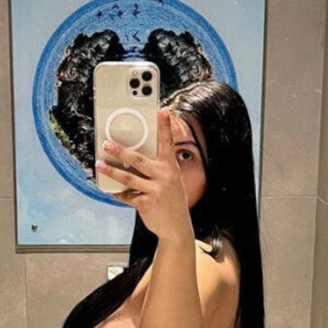 t deia top profile image