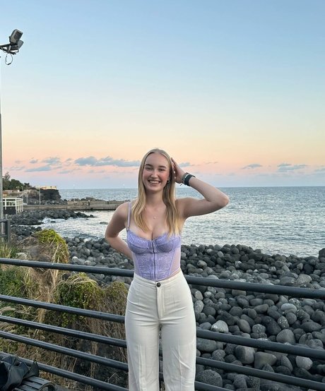 lenaahdl star sexy image