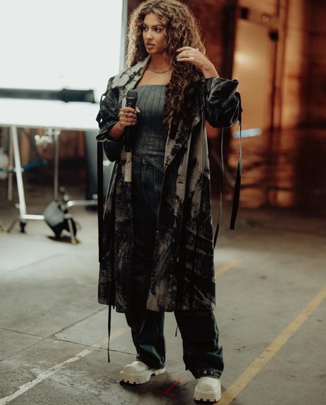 Tori Kelly nudes pornstar pic