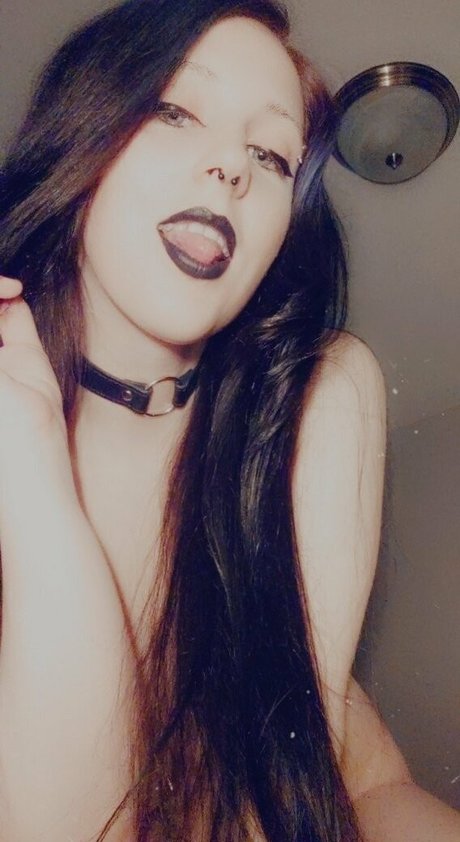 Tatlessgoth star porn pictures