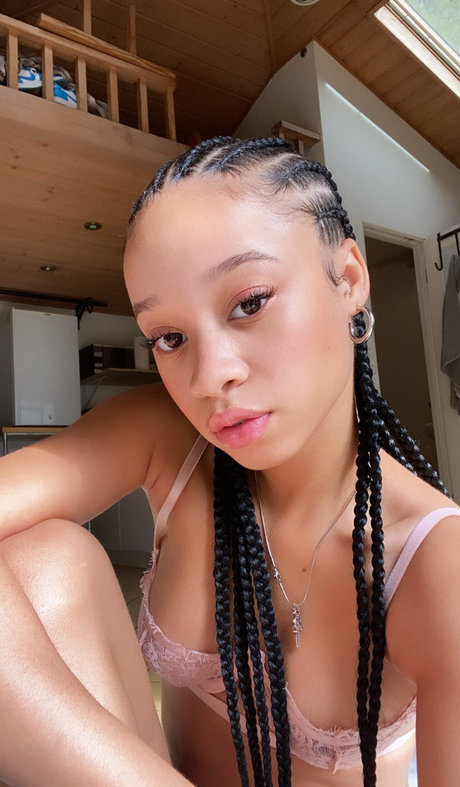NawtyByNature nude actress photo