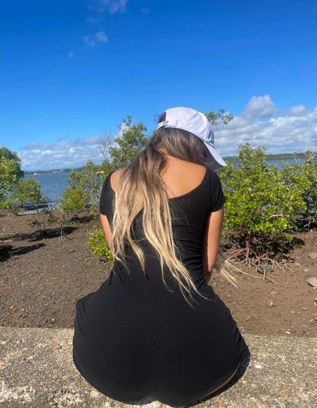 model onlyfans top picture