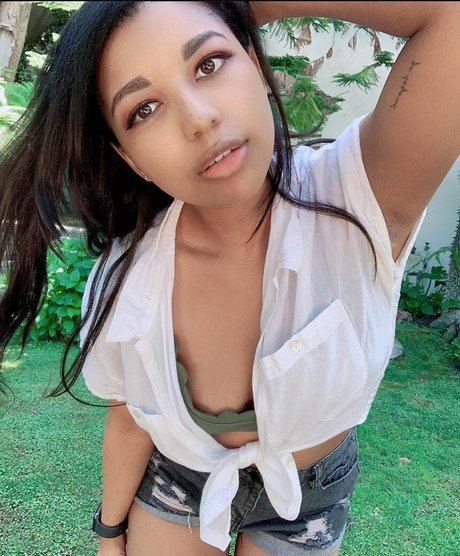 girl onlyfans top gallery