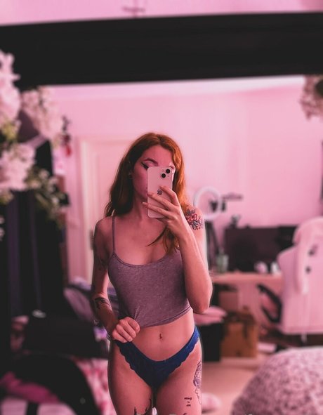 Foxycutiie model pretty img
