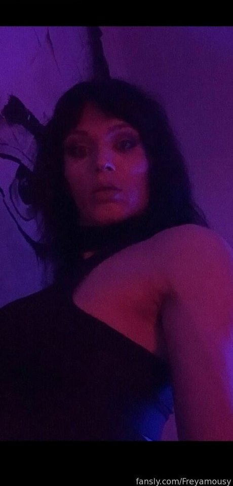 Freyamousy top profile image