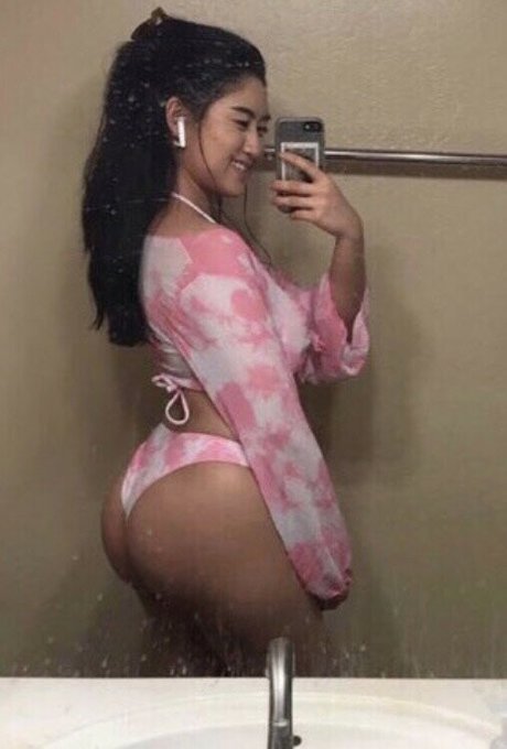 Tiarachakkaw star sexy img