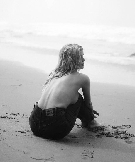Mckenzie Hewson erotic star photo