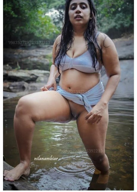 Nila Nambiar hot actress photo