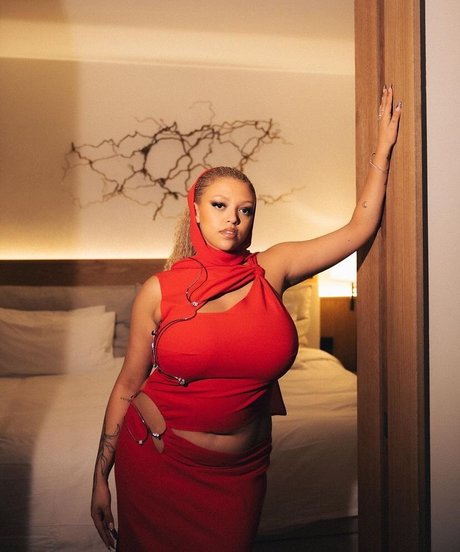 Mahalia top star pics