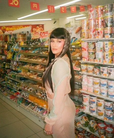 Kacey Musgraves naked star photos
