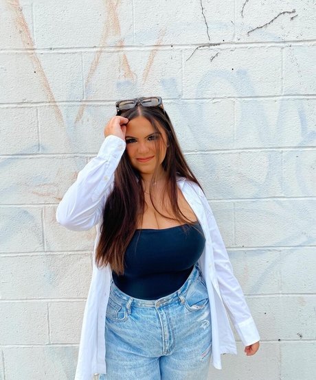 Kiley K porn model img