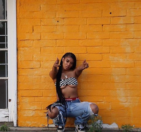 MilaJ adult model images