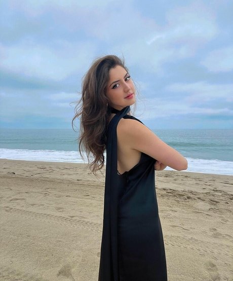 Sophie Silva star art pictures