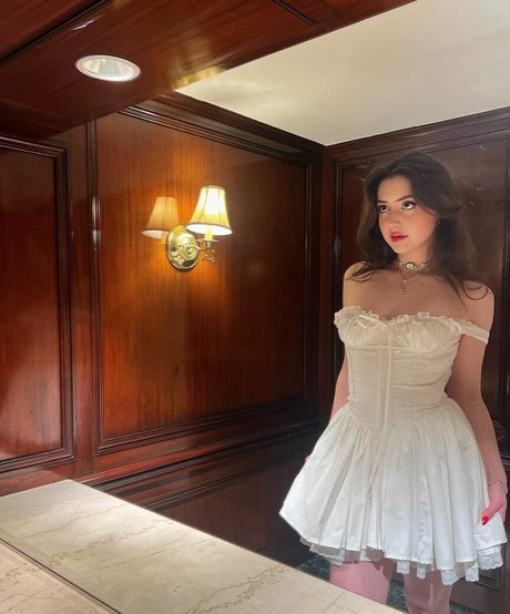 Sophie Silva model hd pic