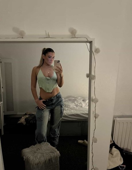 Hol Grace model sex photos