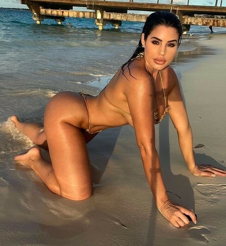 Stephanie Ball model pornographic photos
