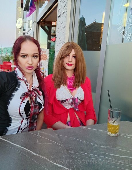 sissyhaileydoll exclusive actress photos