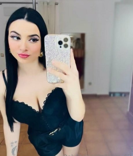 laura 62 pornstar pretty pic