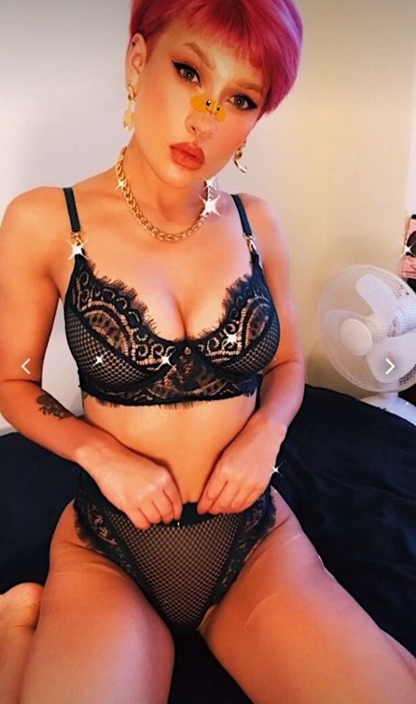bhadxbambii porn model pic