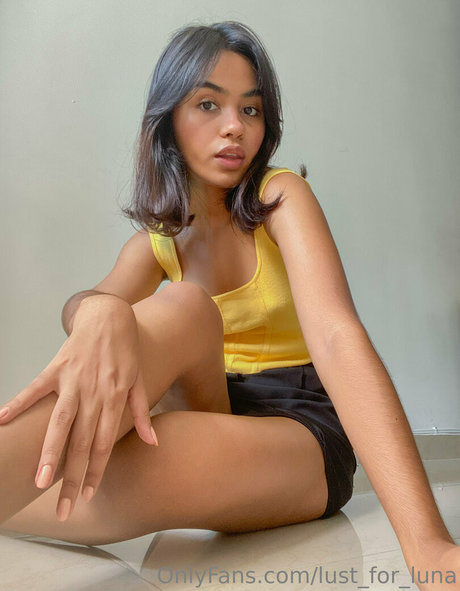 luna foot goddess high quality model pictures