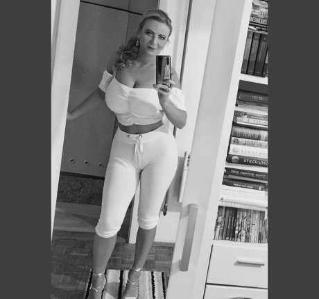 Berina Fati erotic model picture