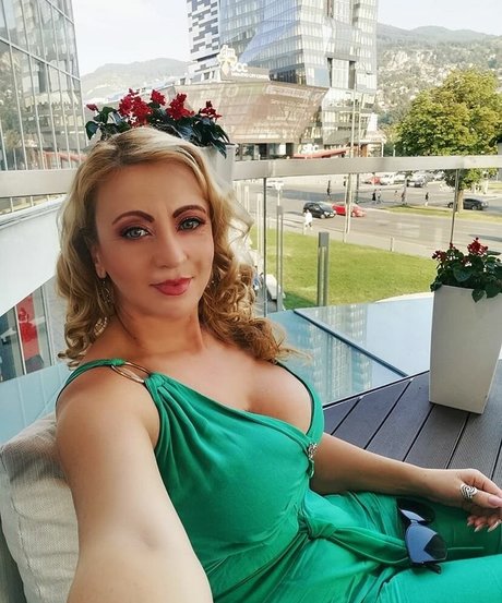 Berina Fati hot star image