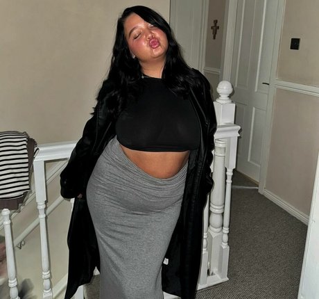 caravernon pornstar sexy pics