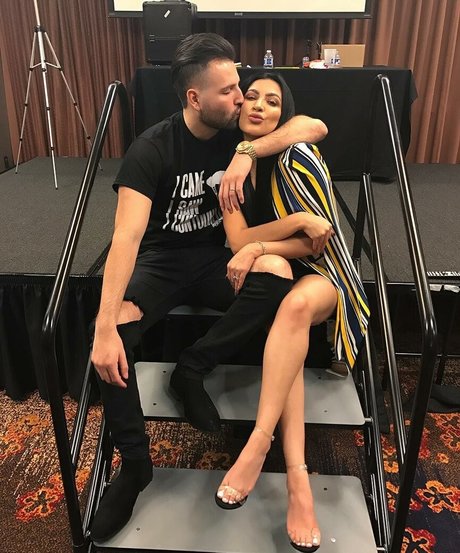 Evettexo pornstar art photos