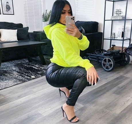 Evettexo hot actress image