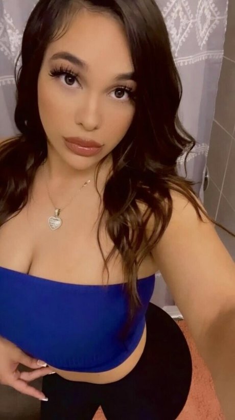 officialjasmine512 model pic