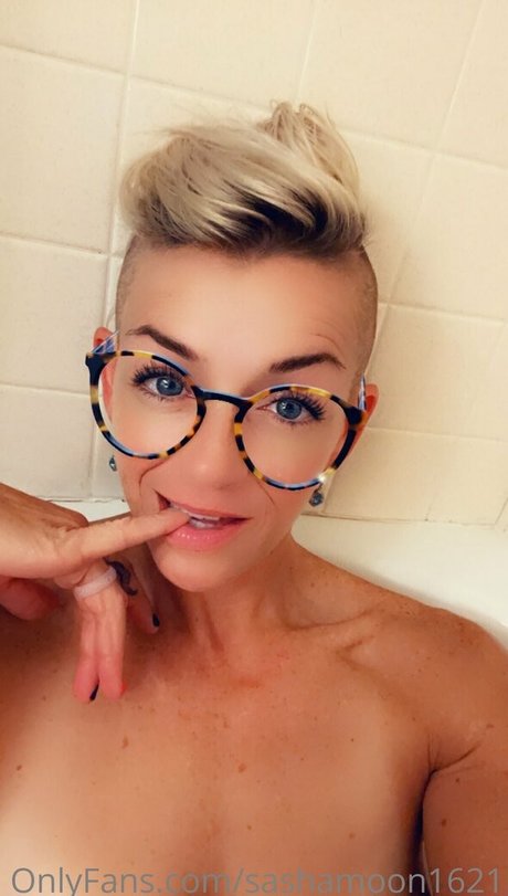 curvy cougar onlyfans adult pics